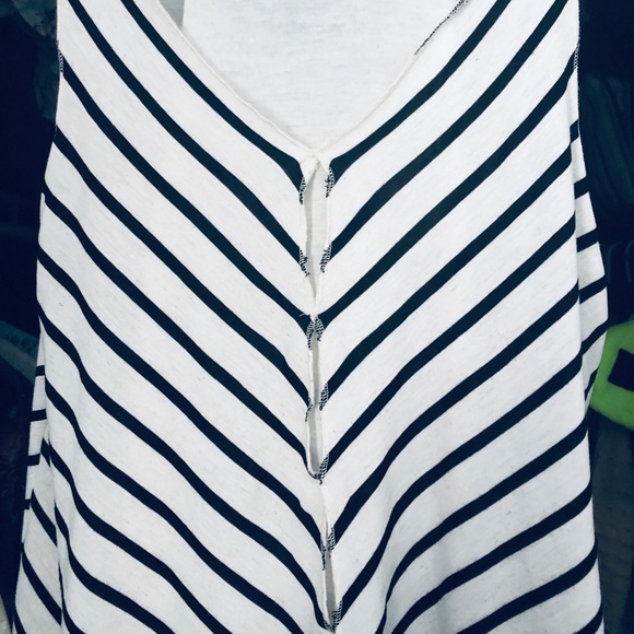 Striped layered XL tank from Dillard’s - Picture 5 of 7